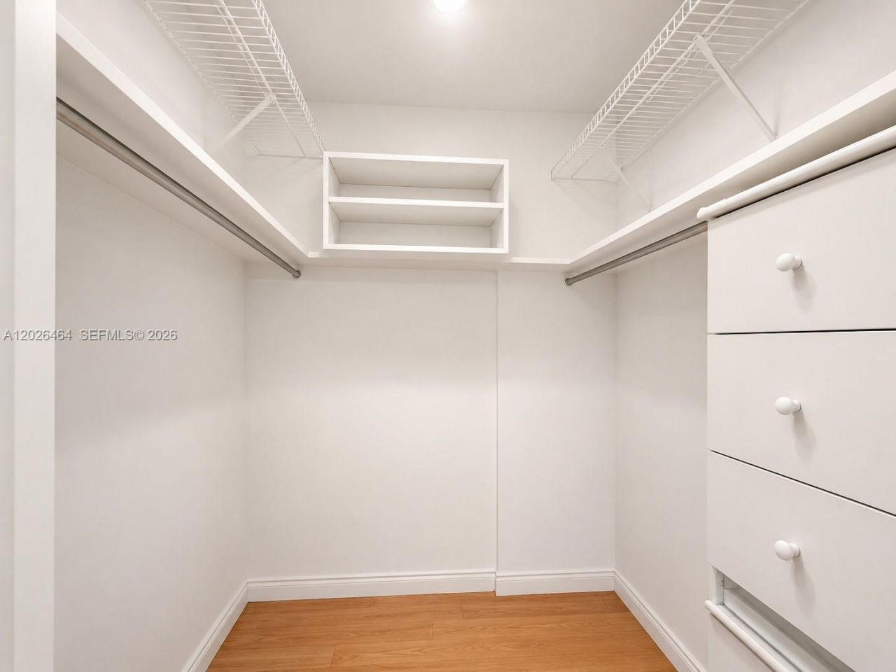 5401 Collins Ave , Unit 1022, Miami Beach, FL 33140 Photo