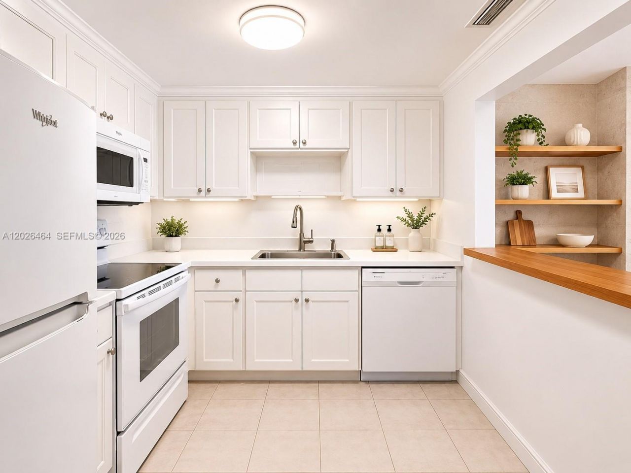 5401 Collins Ave , Unit 1022, Miami Beach, FL 33140 Photo