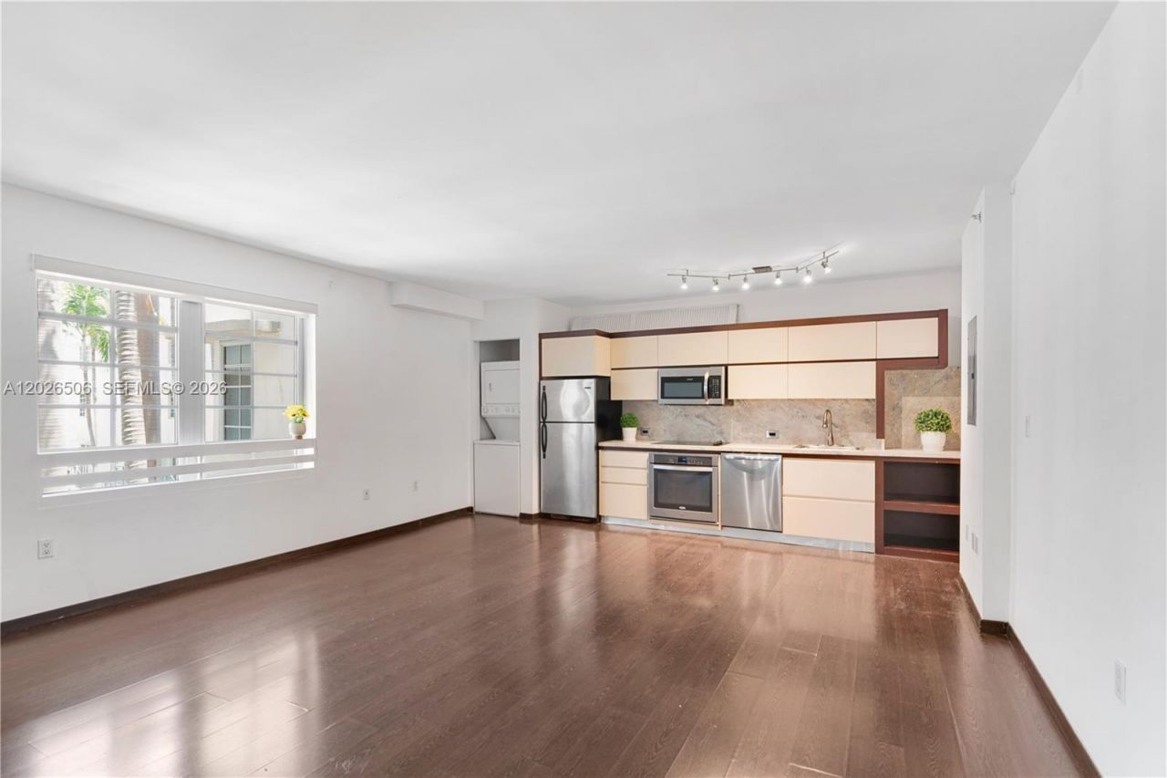 435 21st St , Unit 212, Miami Beach, FL 33139 Photo