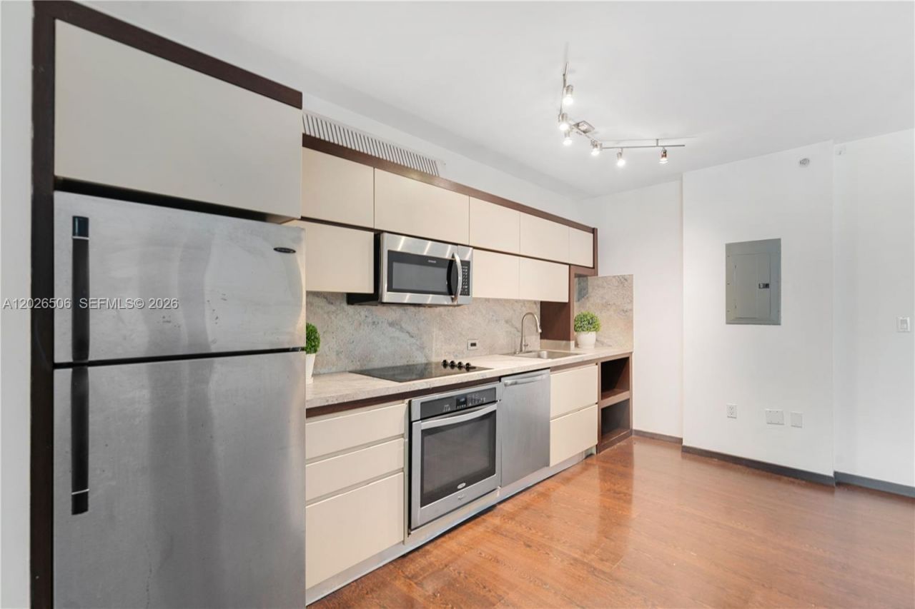 435 21st St , Unit 212, Miami Beach, FL 33139 Photo