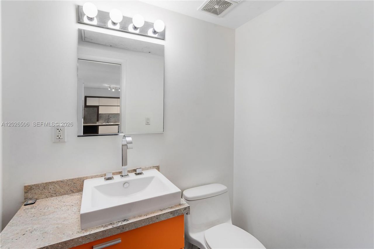 435 21st St , Unit 212, Miami Beach, FL 33139 Photo