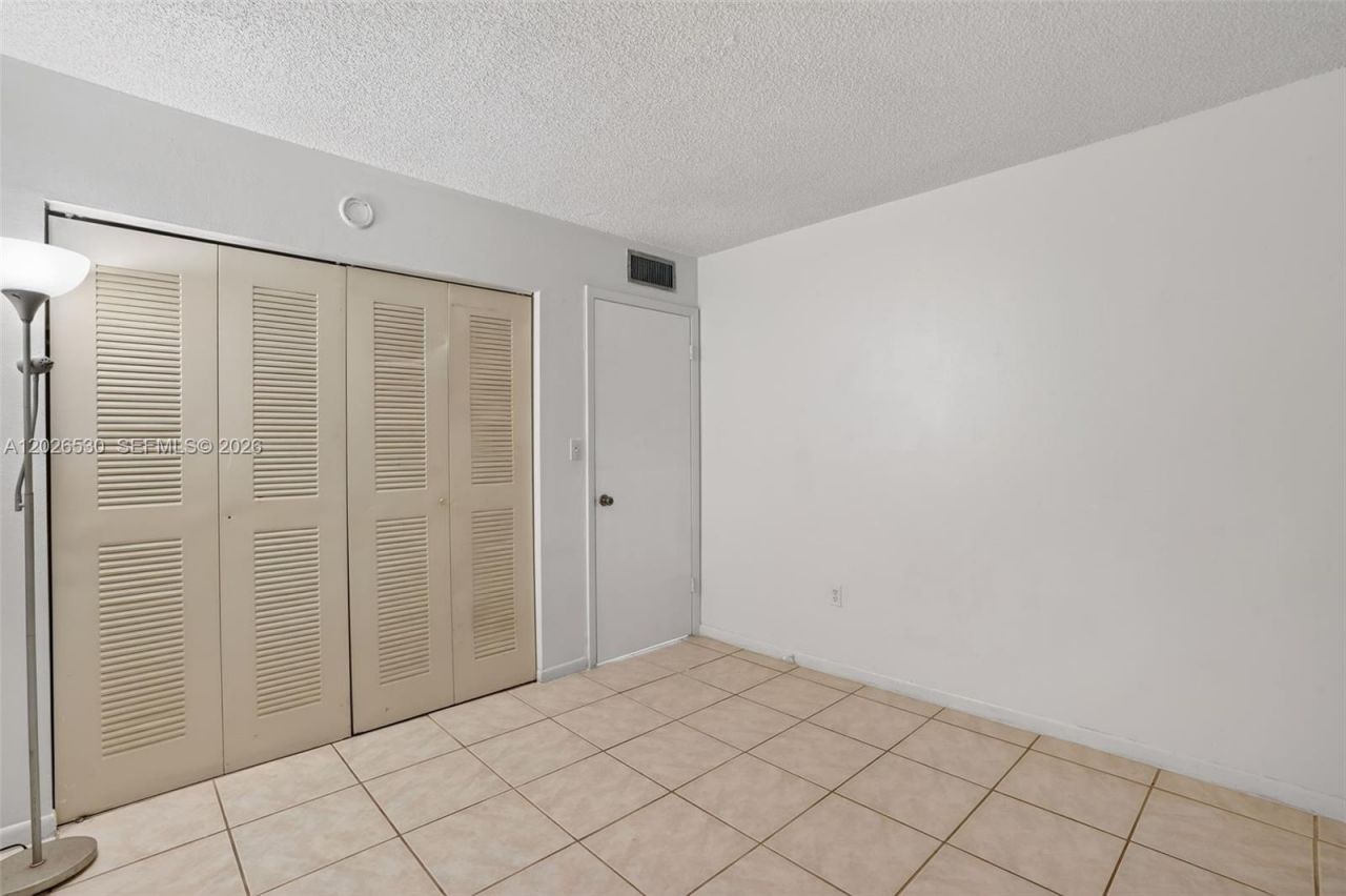 6904 N Kendall Dr , Unit F104, Pinecrest, FL 33156 Photo