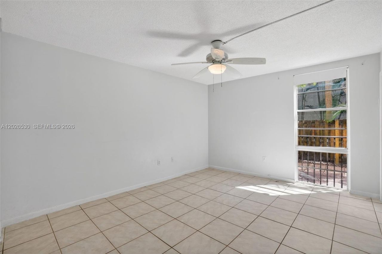 6904 N Kendall Dr , Unit F104, Pinecrest, FL 33156 Photo