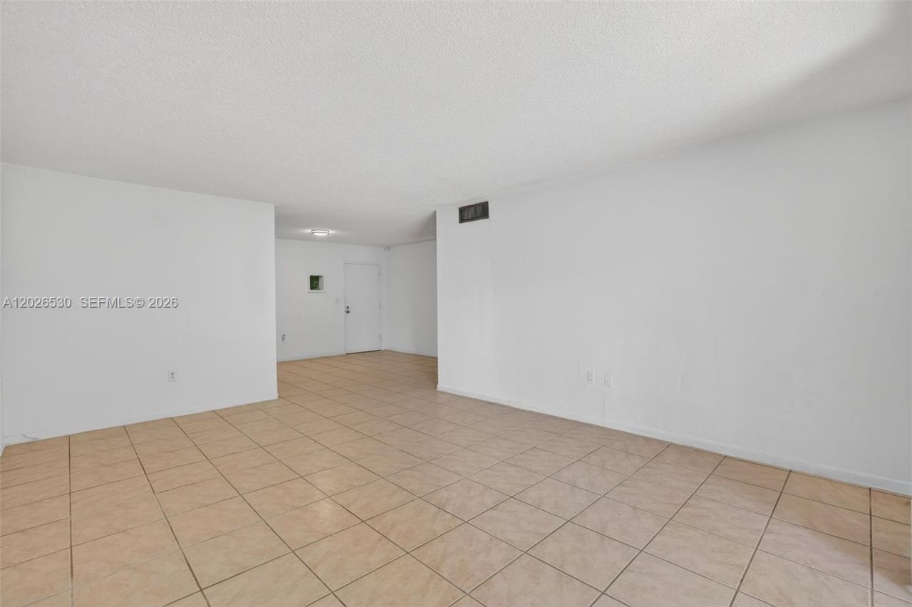 6904 N Kendall Dr , Unit F104, Pinecrest, FL 33156 Photo