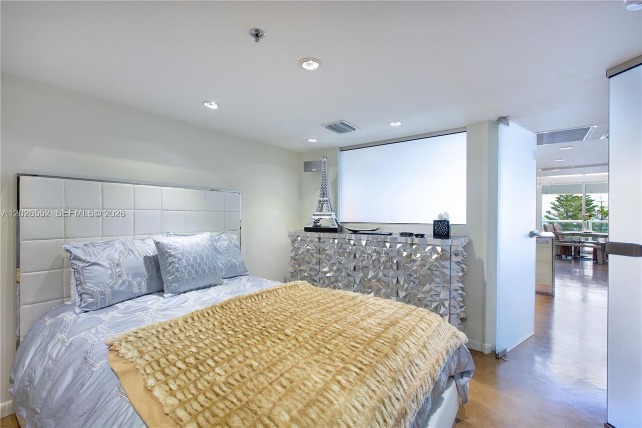 5445 Collins Ave , Unit P2, Miami Beach, FL 33140 Photo