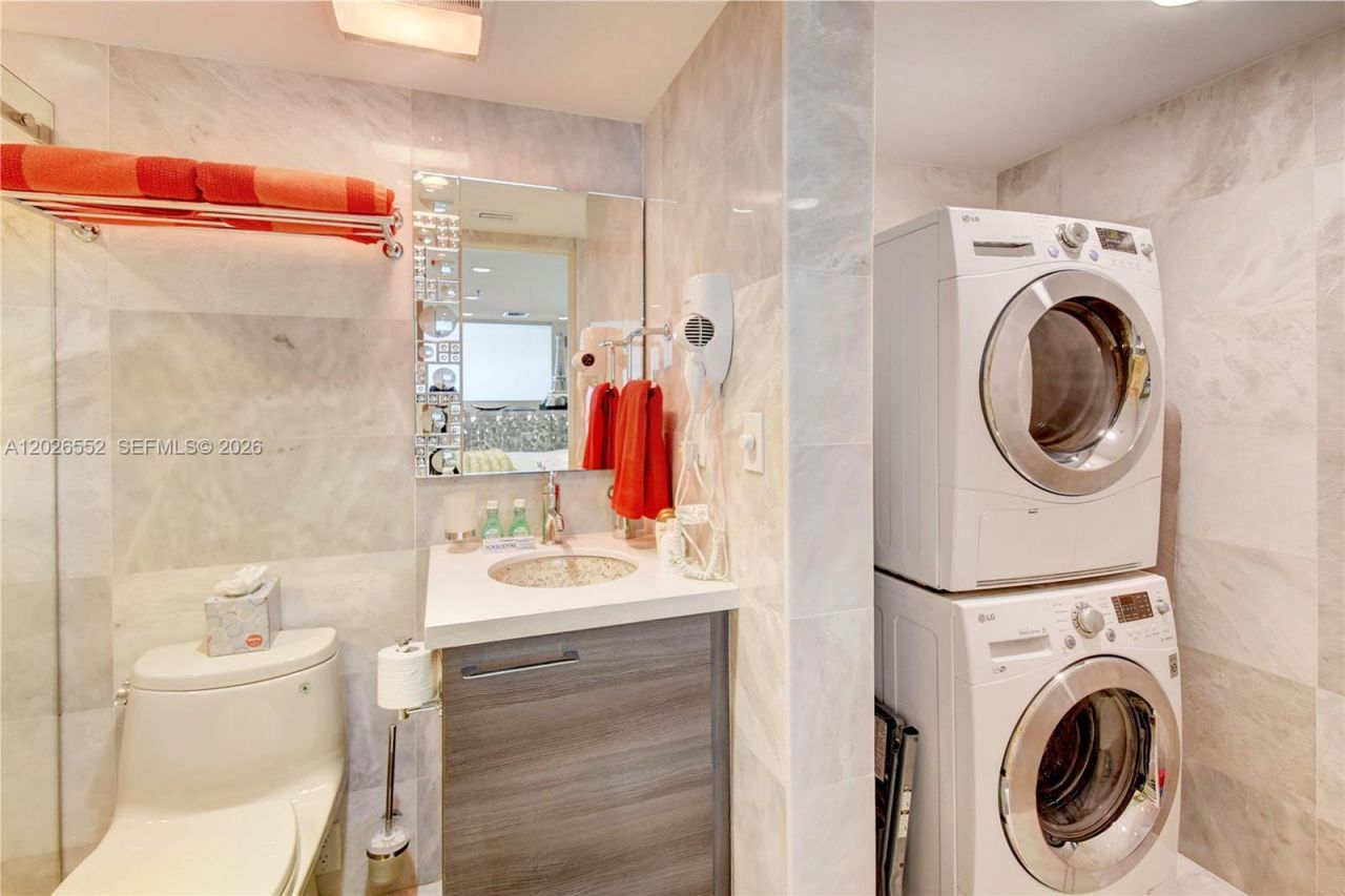 5445 Collins Ave , Unit P2, Miami Beach, FL 33140 Photo