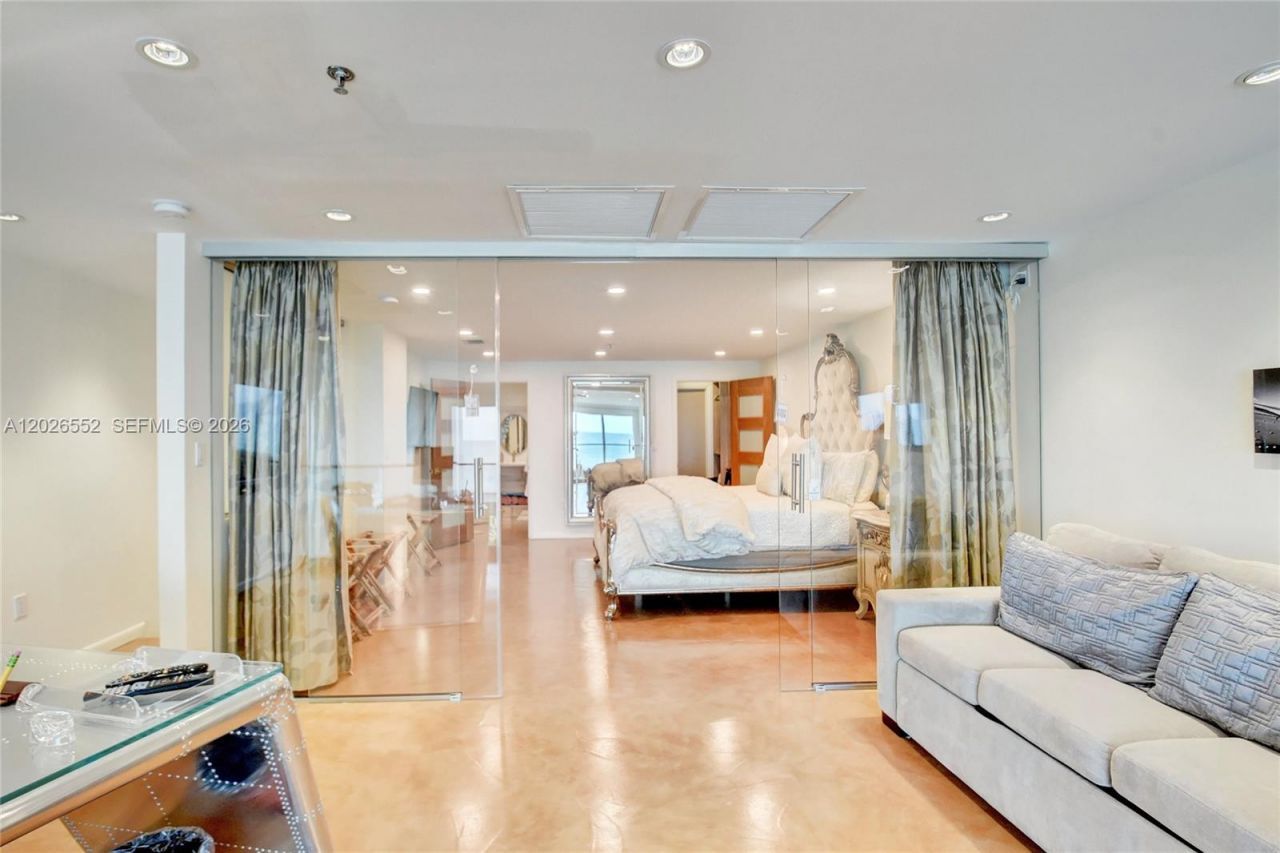 5445 Collins Ave , Unit P2, Miami Beach, FL 33140 Photo