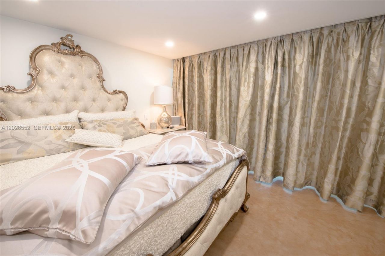 5445 Collins Ave , Unit P2, Miami Beach, FL 33140 Photo