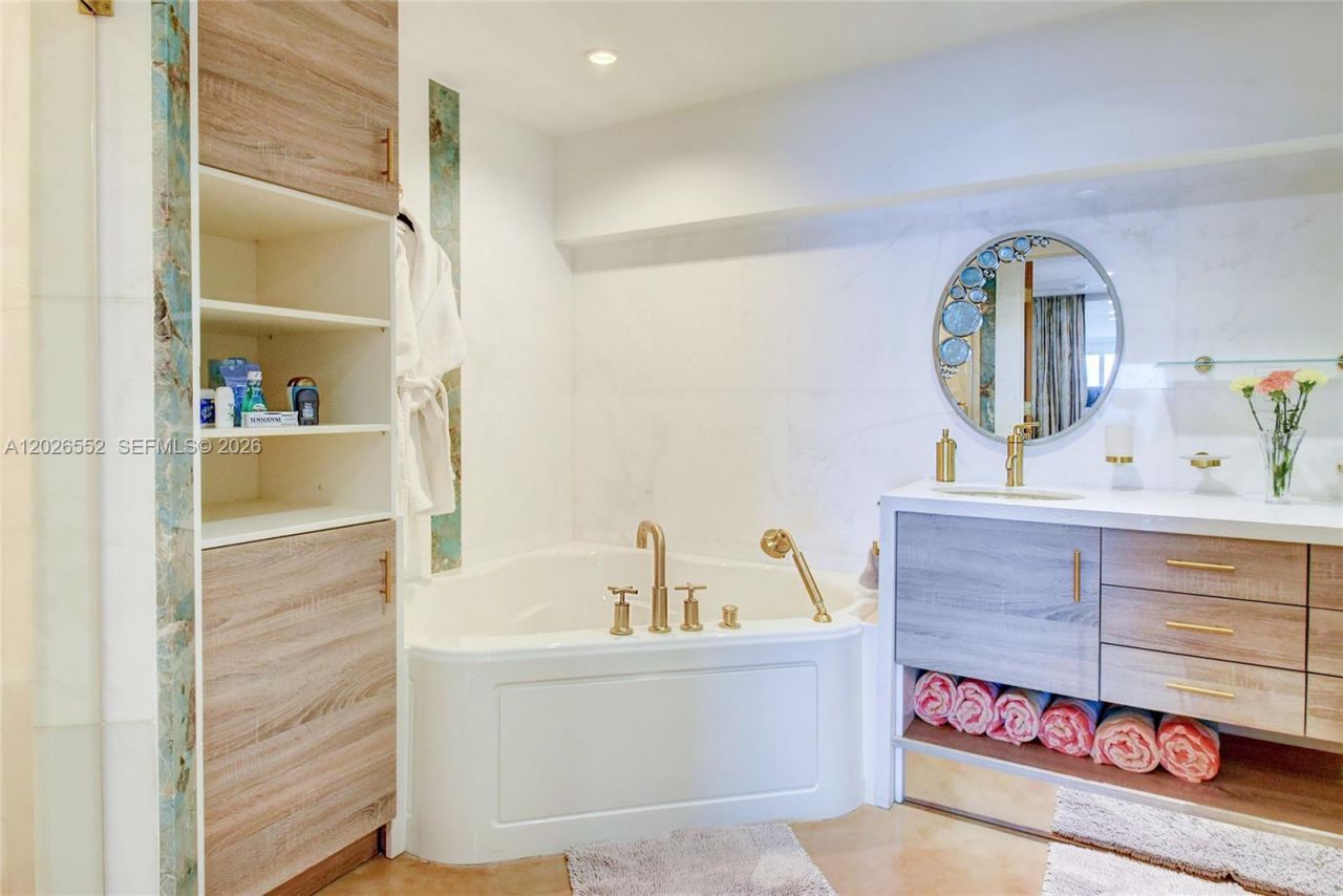 5445 Collins Ave , Unit P2, Miami Beach, FL 33140 Photo