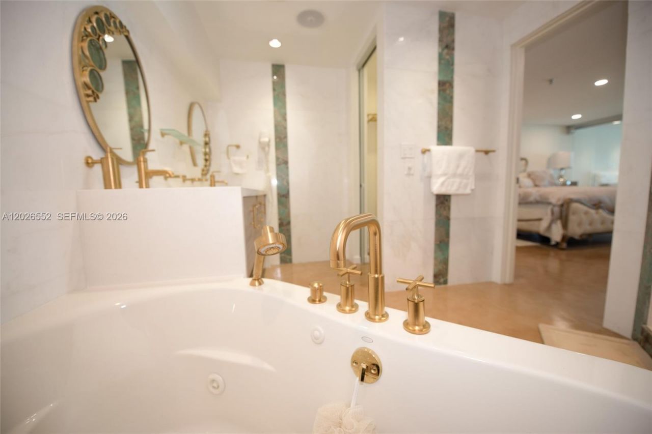 5445 Collins Ave , Unit P2, Miami Beach, FL 33140 Photo