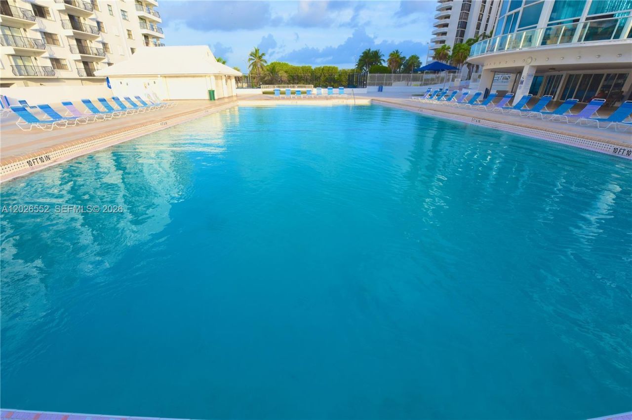 5445 Collins Ave , Unit P2, Miami Beach, FL 33140 Photo