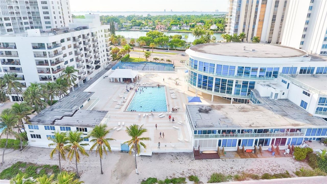 5445 Collins Ave , Unit P2, Miami Beach, FL 33140 Photo