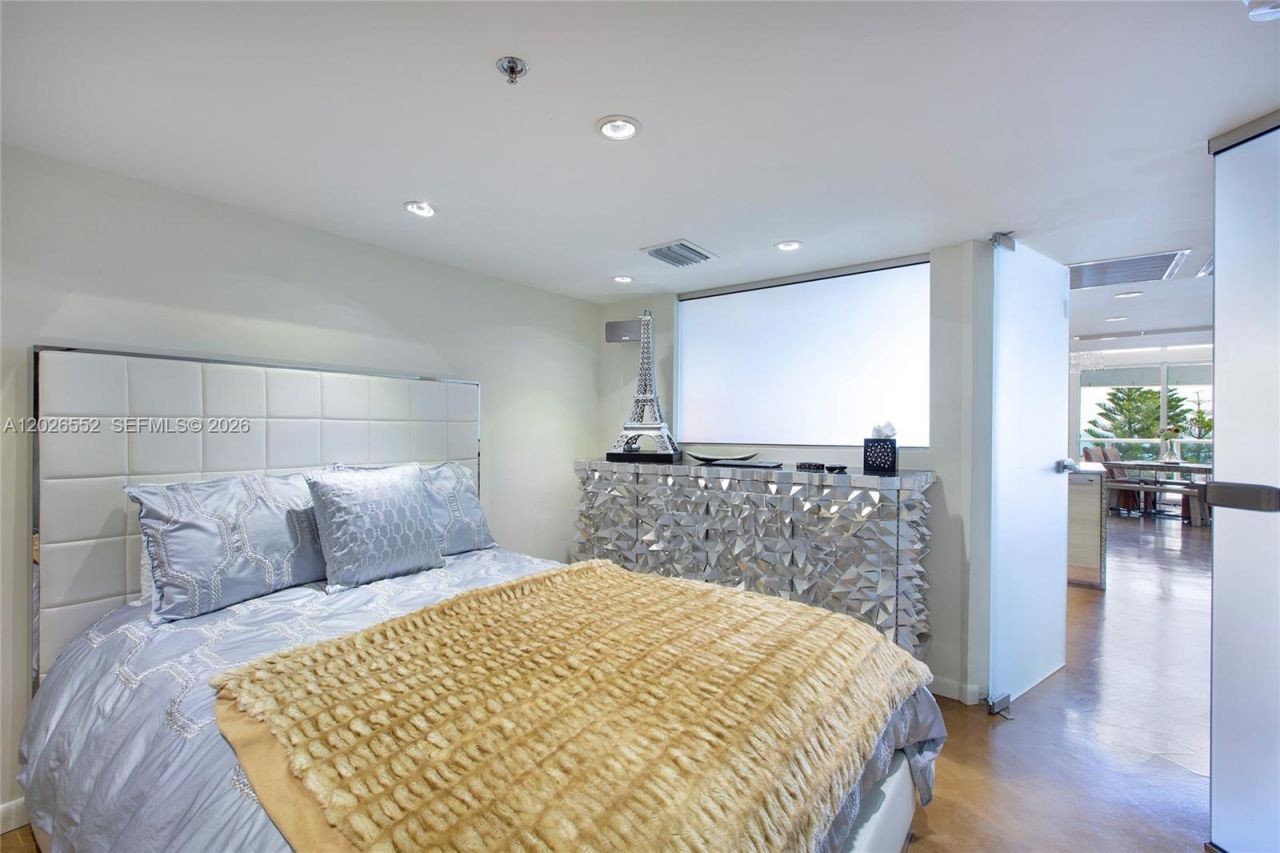 5445 Collins Ave , Unit P2, Miami Beach, FL 33140 Photo