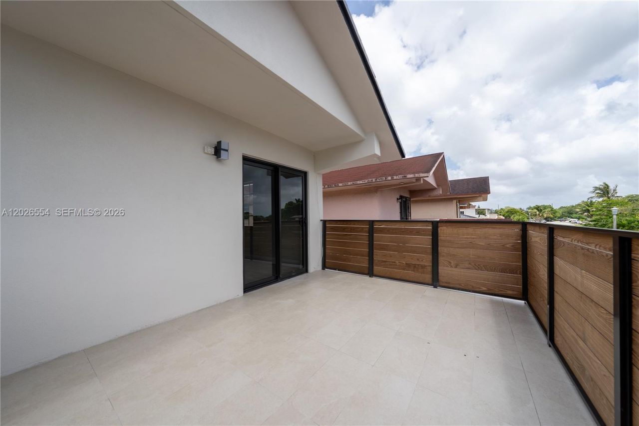 370 Flagami Blvd , Unit 370, Miami, FL 33144 Photo