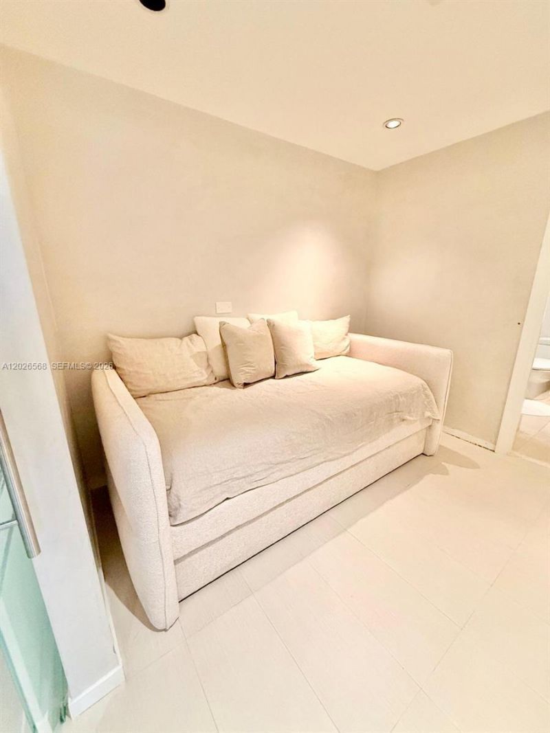 17121 Collins Ave, Unit 1207, Sunny Isles Beach, FL 33160 Photo