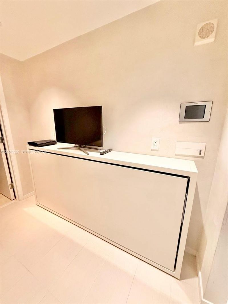 17121 Collins Ave, Unit 1207, Sunny Isles Beach, FL 33160 Photo