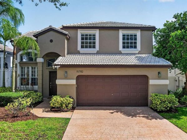 15782 NW 10th St , Pembroke Pines, FL 33028