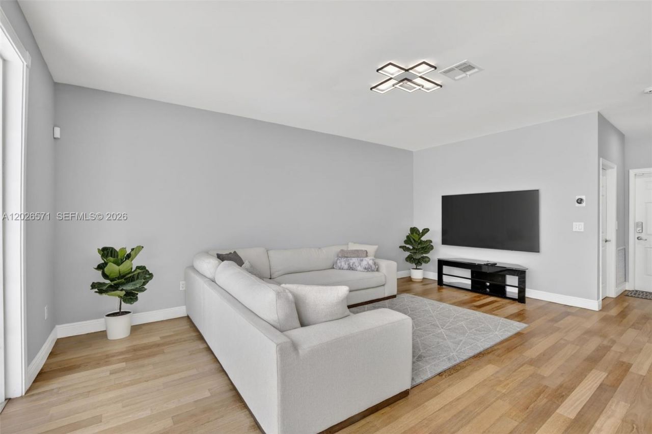 15782 NW 10th St , Pembroke Pines, FL 33028 Photo