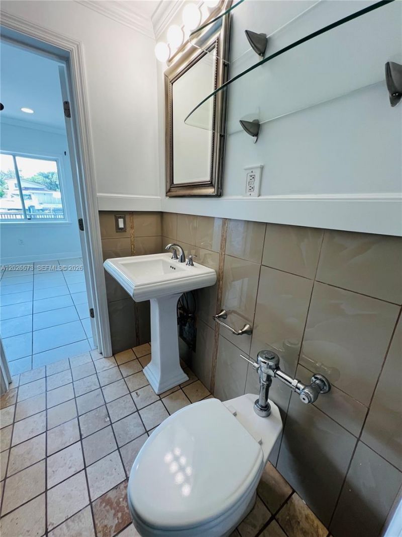 2033 Calais Dr, Unit 5, Miami Beach, FL 33141 Photo