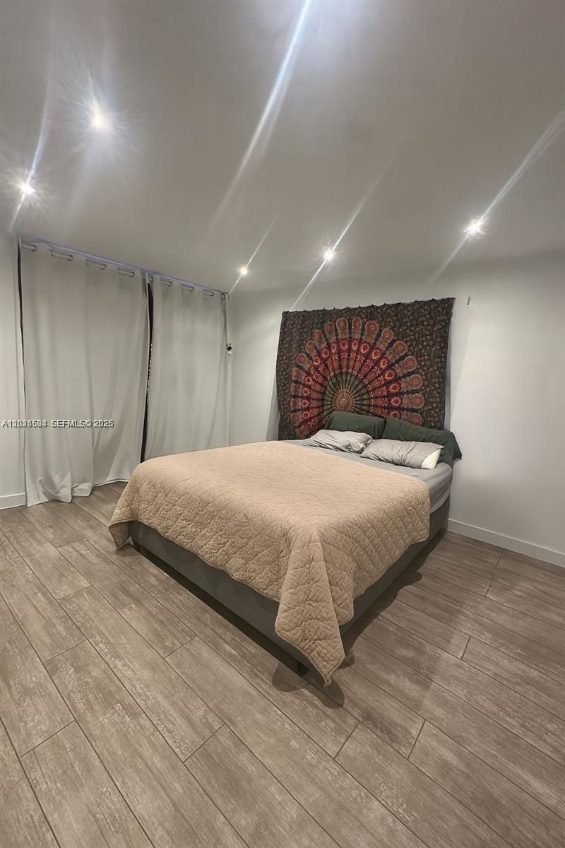 221 Meridian Ave, Unit 309, Miami Beach, FL 33139 Photo