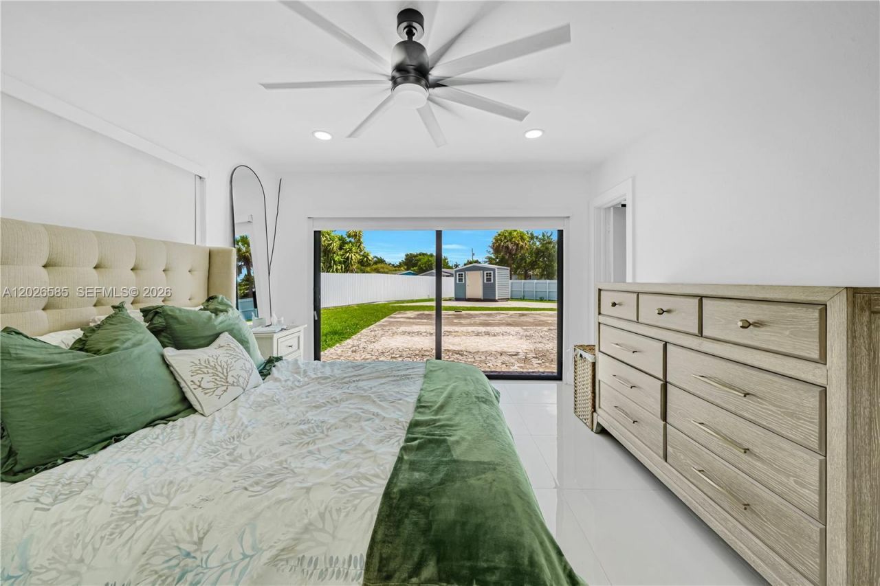9265 Martinique Dr, Cutler Bay, FL 33189 Photo