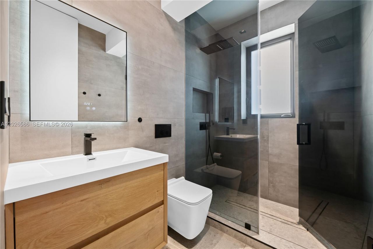 3294 NE 211th Ter , Aventura, FL 33180 Photo
