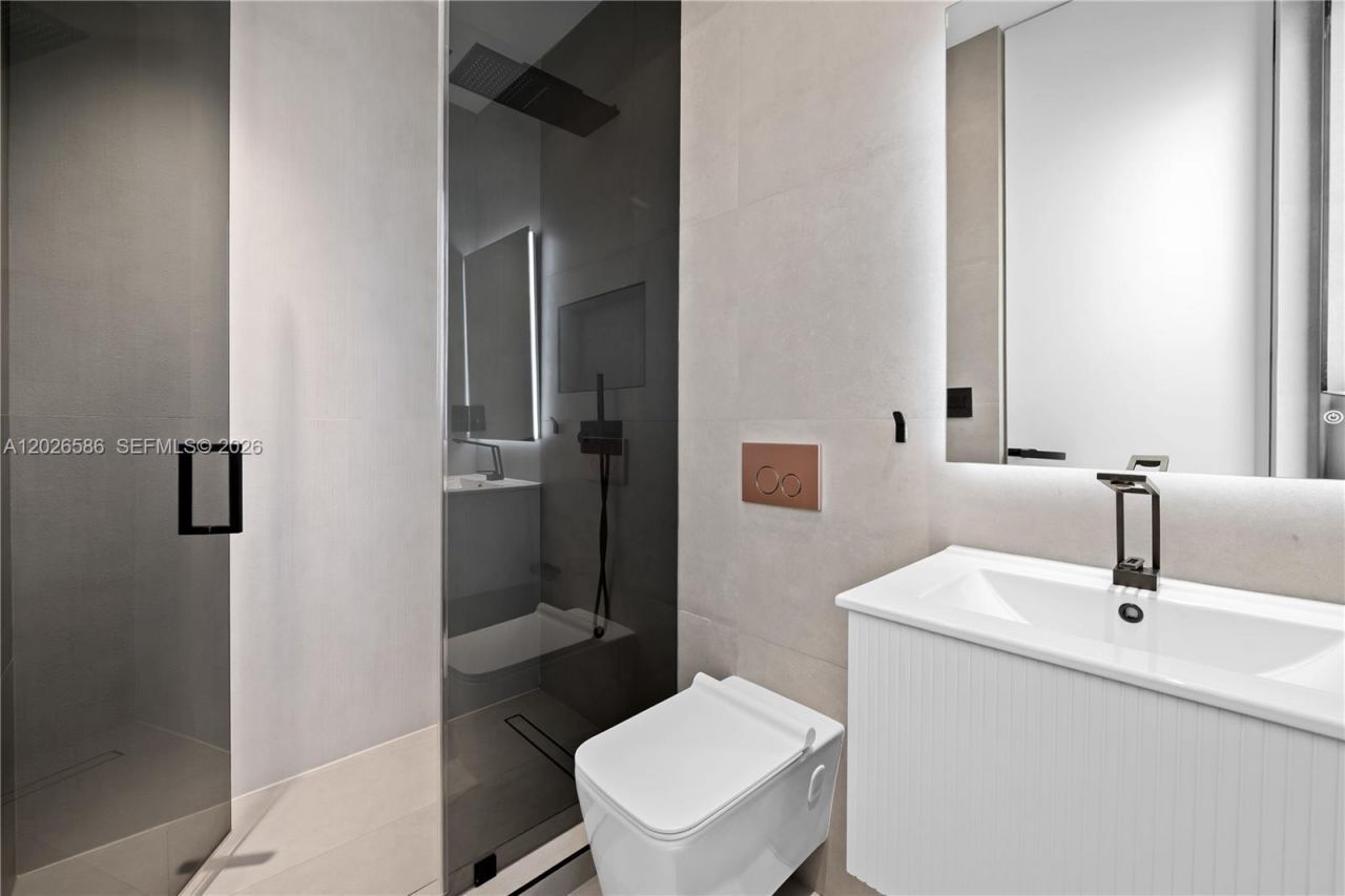 3294 NE 211th Ter , Aventura, FL 33180 Photo
