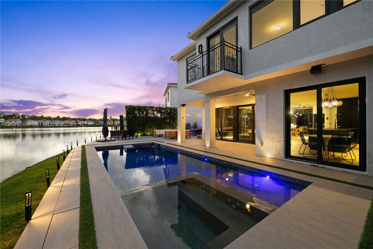 3294 NE 211th Ter , Aventura, FL 33180 Photo