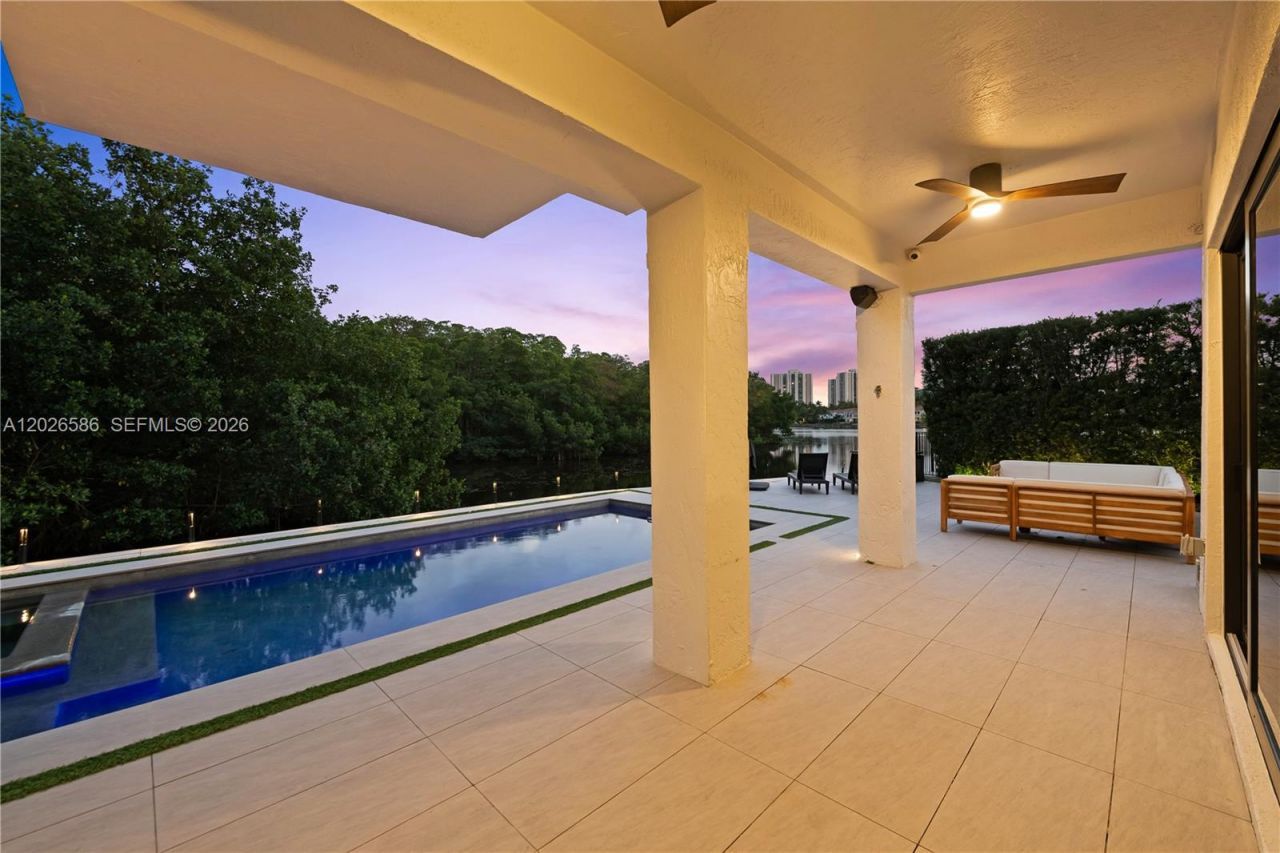 3294 NE 211th Ter , Aventura, FL 33180 Photo