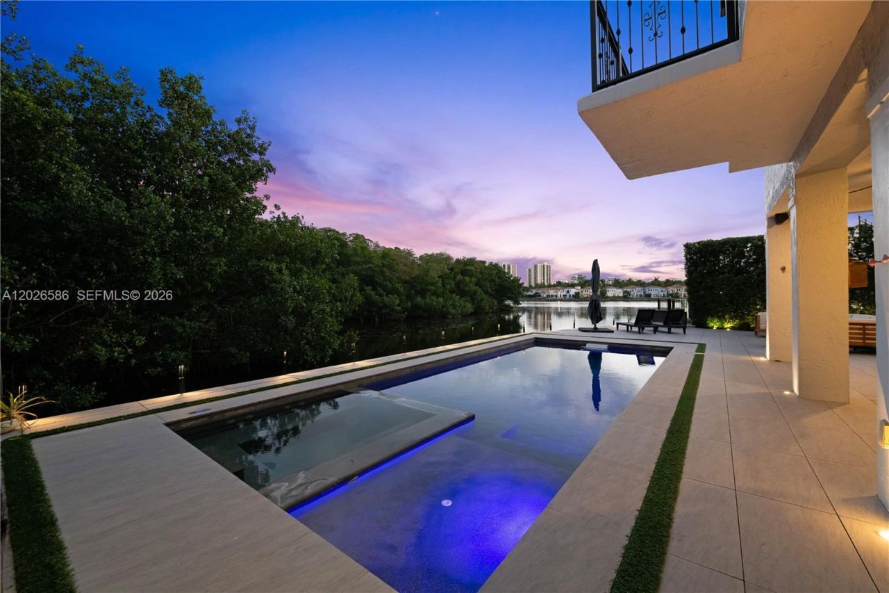 3294 NE 211th Ter , Aventura, FL 33180 Photo