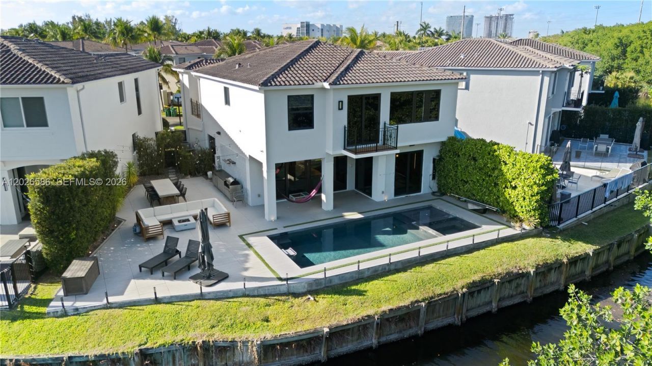 3294 NE 211th Ter , Aventura, FL 33180 Photo