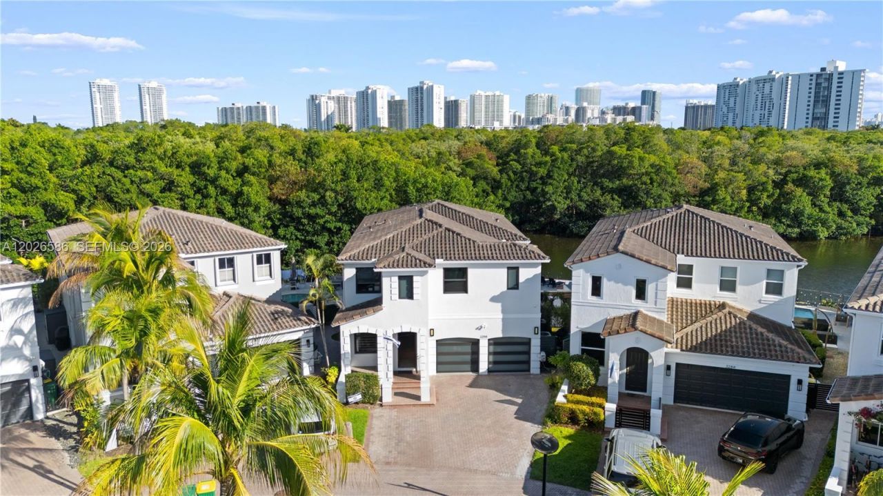 3294 NE 211th Ter , Aventura, FL 33180 Photo