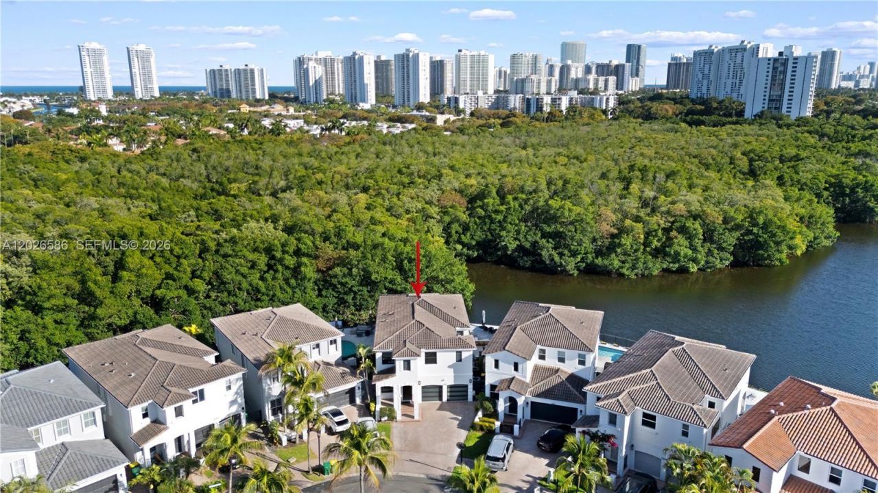3294 NE 211th Ter , Aventura, FL 33180 Photo