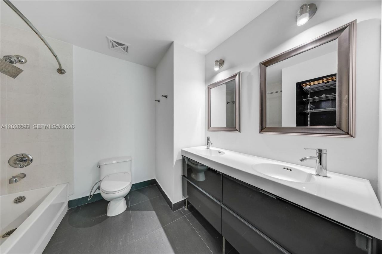 60 SW 13th St , Unit 4404, Miami, FL 33130 Photo
