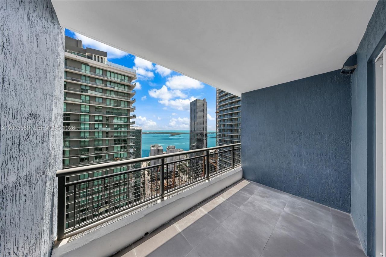 60 SW 13th St , Unit 4404, Miami, FL 33130 Photo