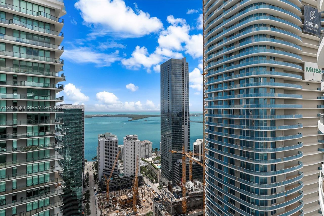 60 SW 13th St , Unit 4404, Miami, FL 33130 Photo