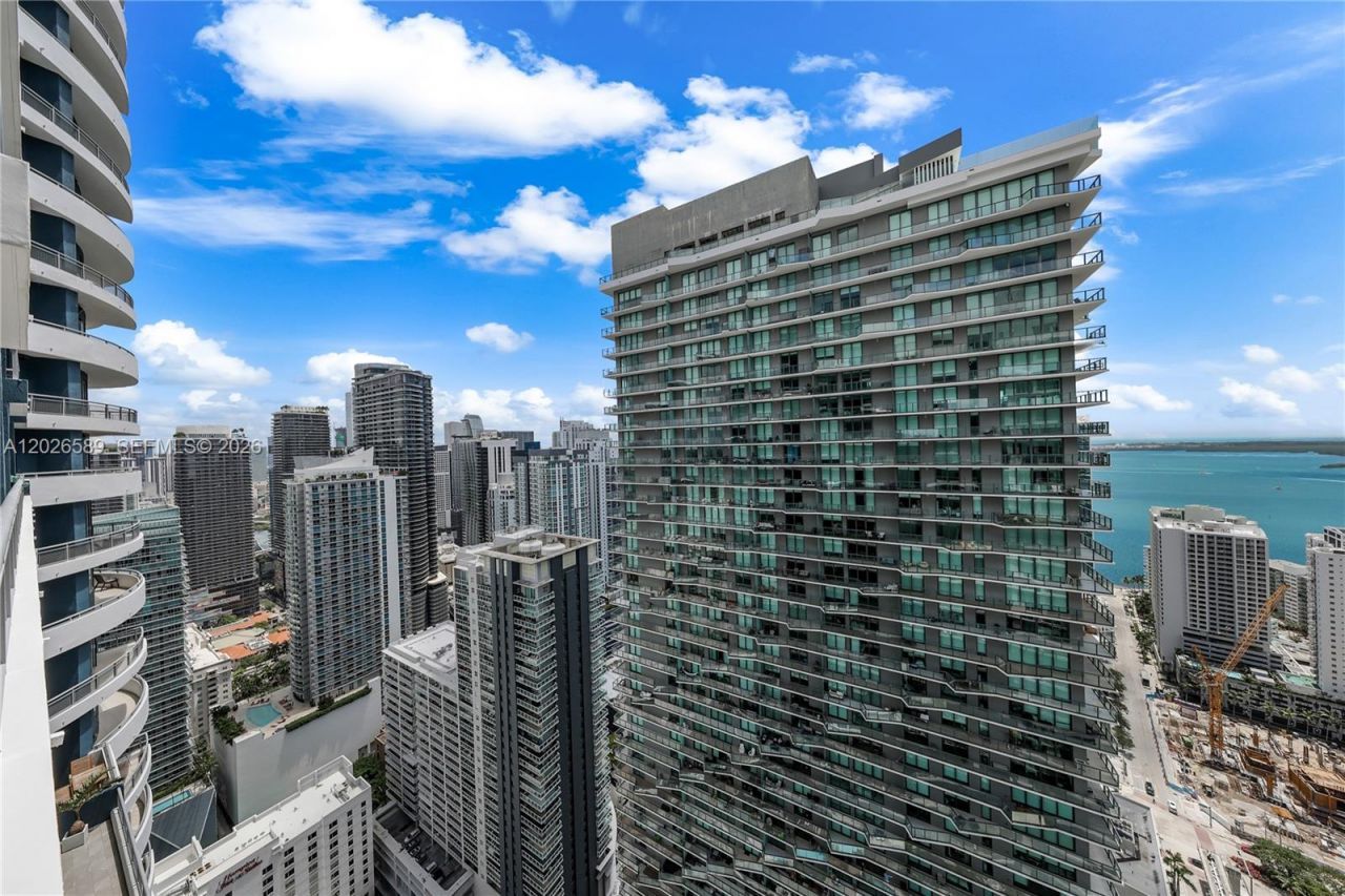 60 SW 13th St , Unit 4404, Miami, FL 33130 Photo