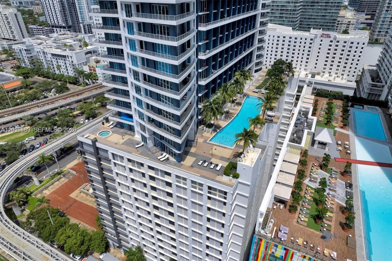 60 SW 13th St , Unit 4404, Miami, FL 33130 Photo