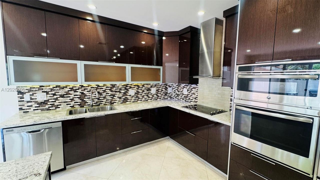 1094 Redwood St, Unit 1094, Hollywood, FL 33019 Photo