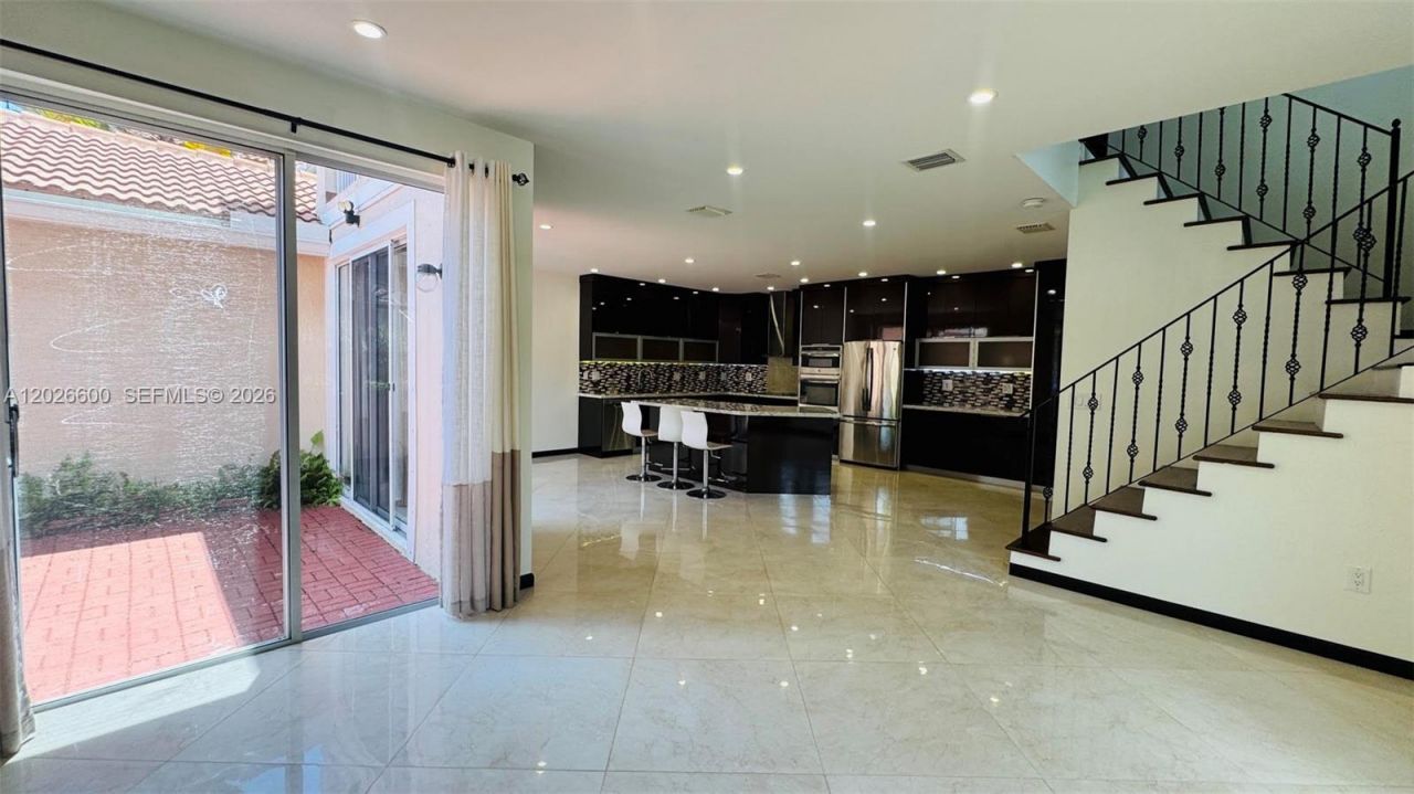 1094 Redwood St, Unit 1094, Hollywood, FL 33019 Photo