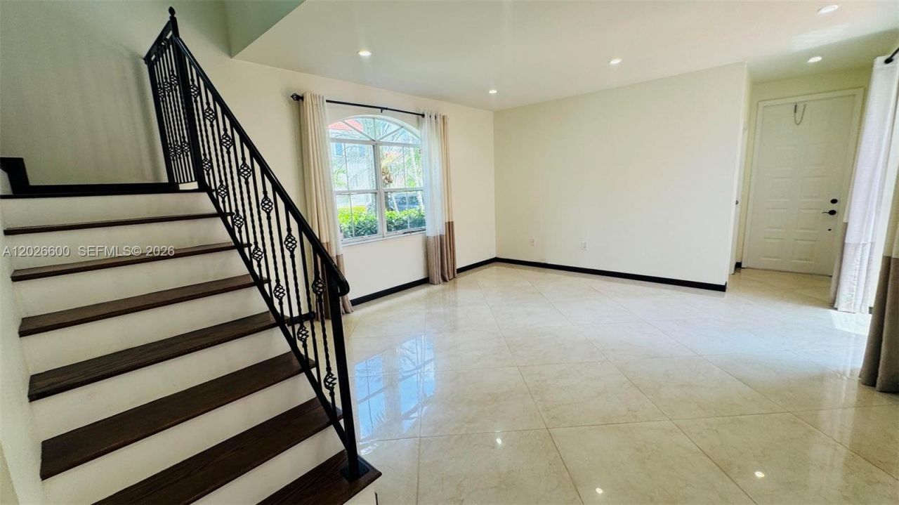 1094 Redwood St, Unit 1094, Hollywood, FL 33019 Photo