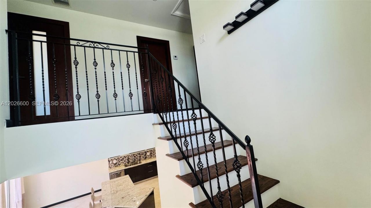 1094 Redwood St, Unit 1094, Hollywood, FL 33019 Photo