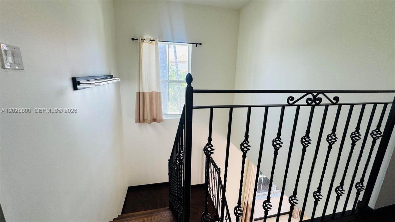 1094 Redwood St, Unit 1094, Hollywood, FL 33019 Photo