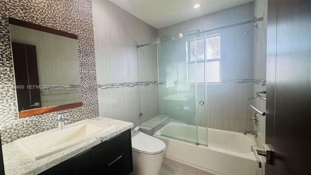 1094 Redwood St, Unit 1094, Hollywood, FL 33019 Photo
