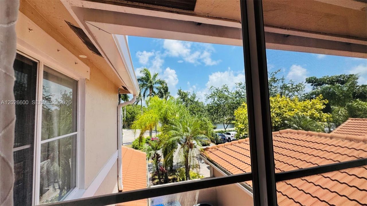 1094 Redwood St, Unit 1094, Hollywood, FL 33019 Photo