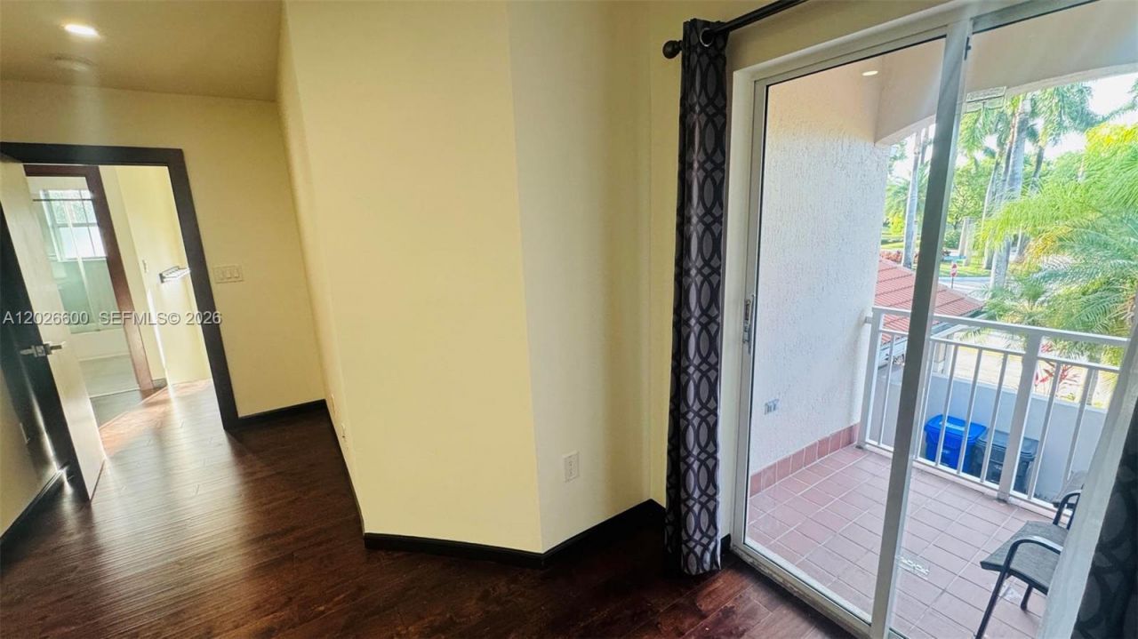 1094 Redwood St, Unit 1094, Hollywood, FL 33019 Photo