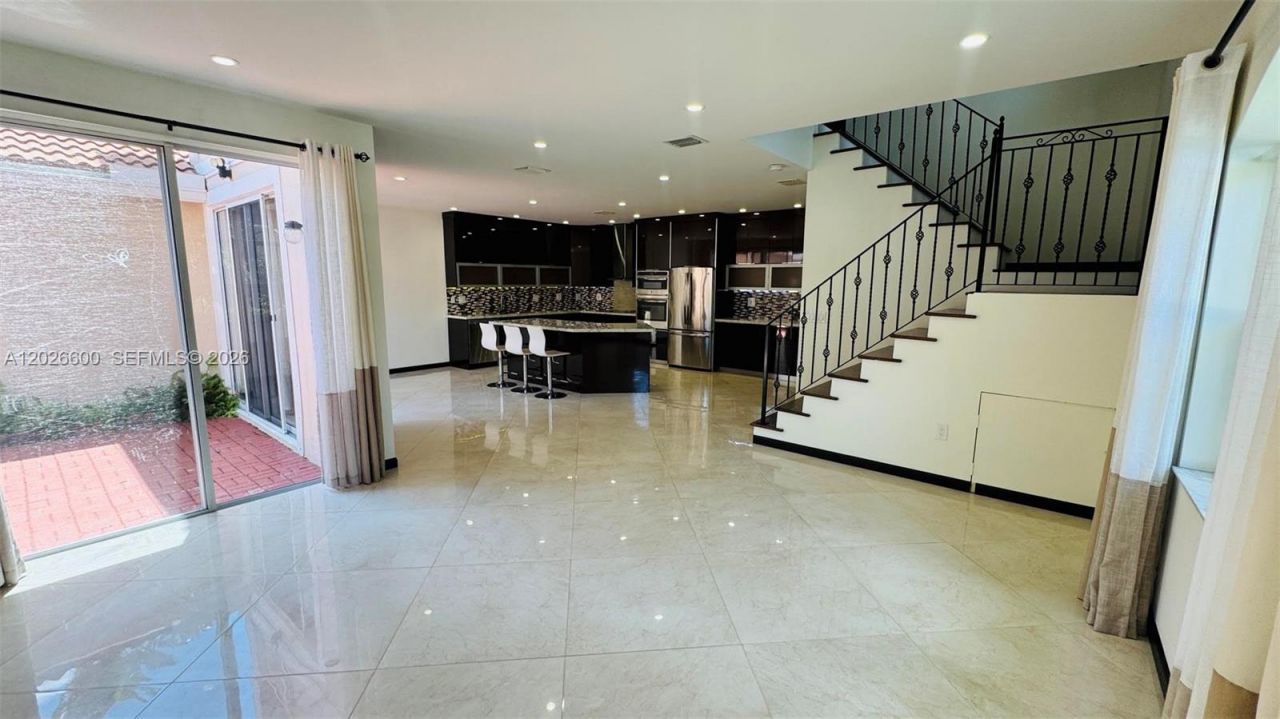 1094 Redwood St, Unit 1094, Hollywood, FL 33019 Photo