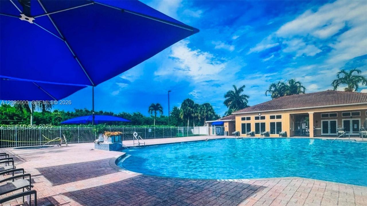 1094 Redwood St, Unit 1094, Hollywood, FL 33019 Photo