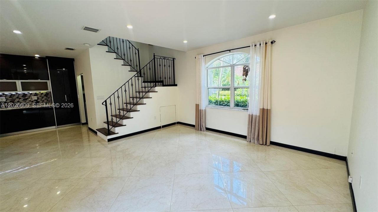 1094 Redwood St, Unit 1094, Hollywood, FL 33019 Photo