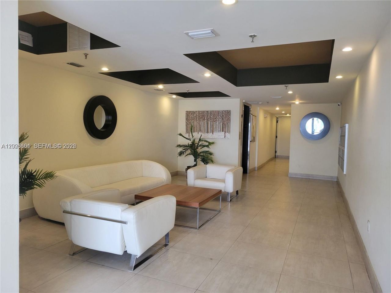 2924 Collins Ave, Unit 301, Miami Beach, FL 33140 Photo